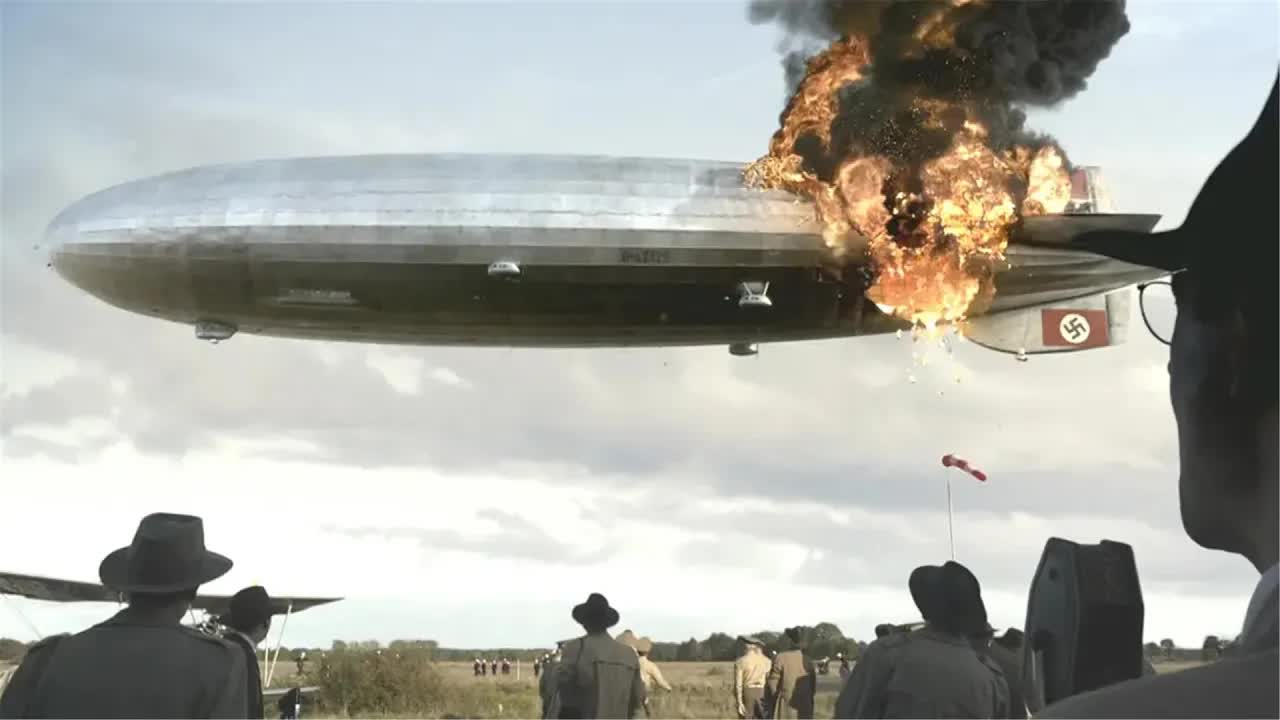 巨型飞艇飞往美国，号称“空中泰坦尼克号”，结果刚要降落就爆炸了！