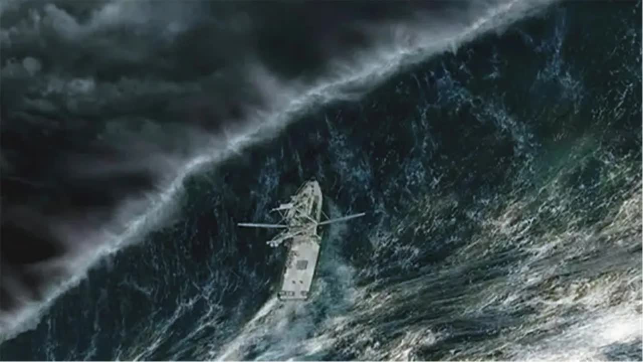 真实故事改编：渔船捞到6万磅旗鱼，为卖钱冒险穿越大风暴返航，与滔天巨浪疯狂搏击！