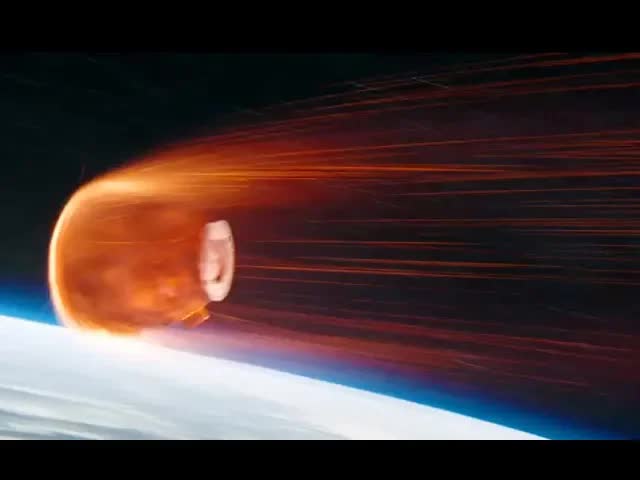 【越哥】2013年最震撼的科幻电影，最后30秒感觉整个人都沸腾了！《地心引力》