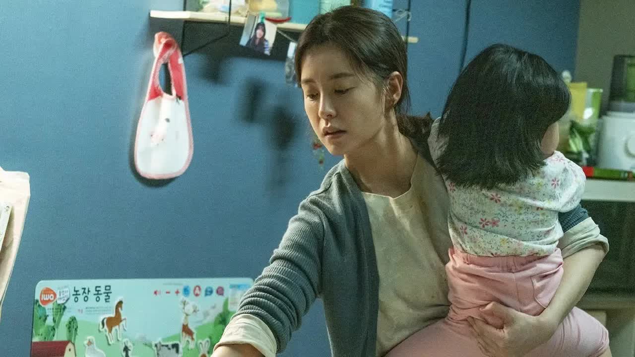一部口碑爆表的韩国电影，揭露了8亿女性的真实状态，值得一看！《82年生的金智英》