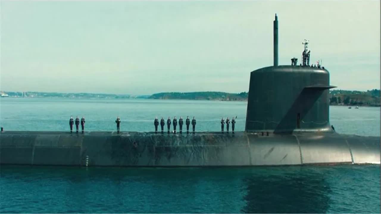 核潜艇收到攻击命令后无法撤销，为不引起世界大战，政府只能派另一艘潜艇将之击沉！