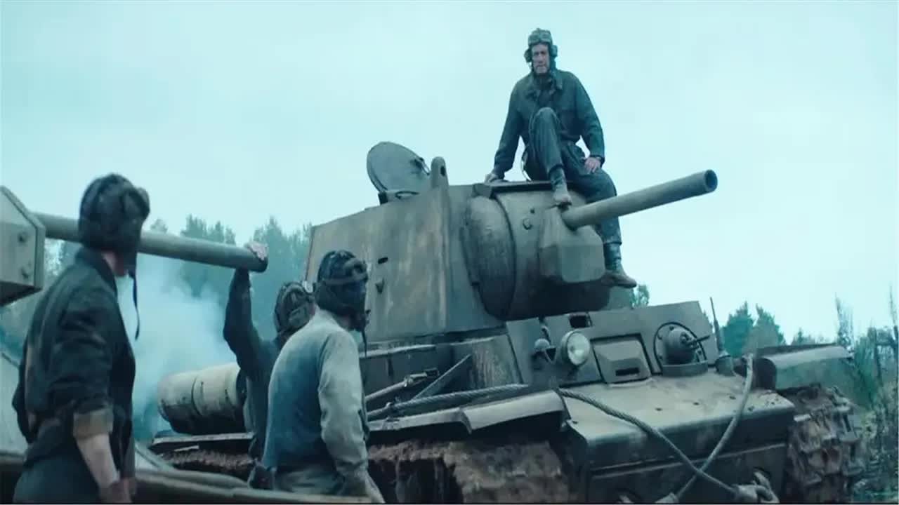 二战真事改编：坦克之间的对决！硬核坦克车长1打16还能全身而退！